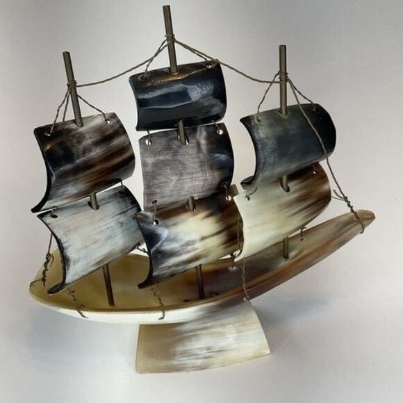 Vintage Handmade Horn Sailing Ship Nautical Boat Carved Horn Library 7"X7" - Picture 9 of 12